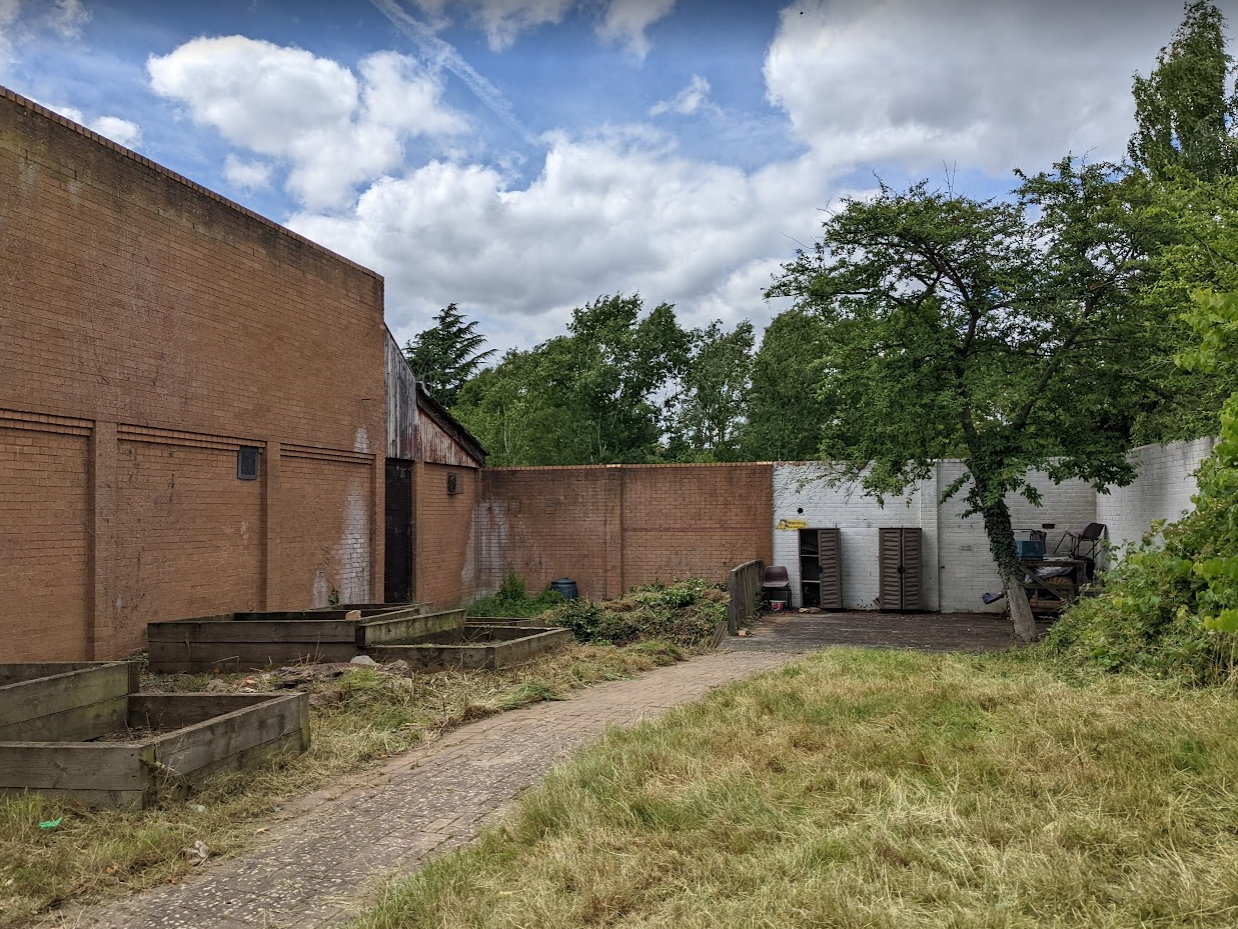 004 FINAL - Trinity Centre garden