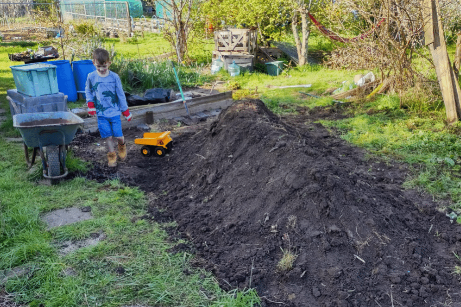 Hugelkultur creation